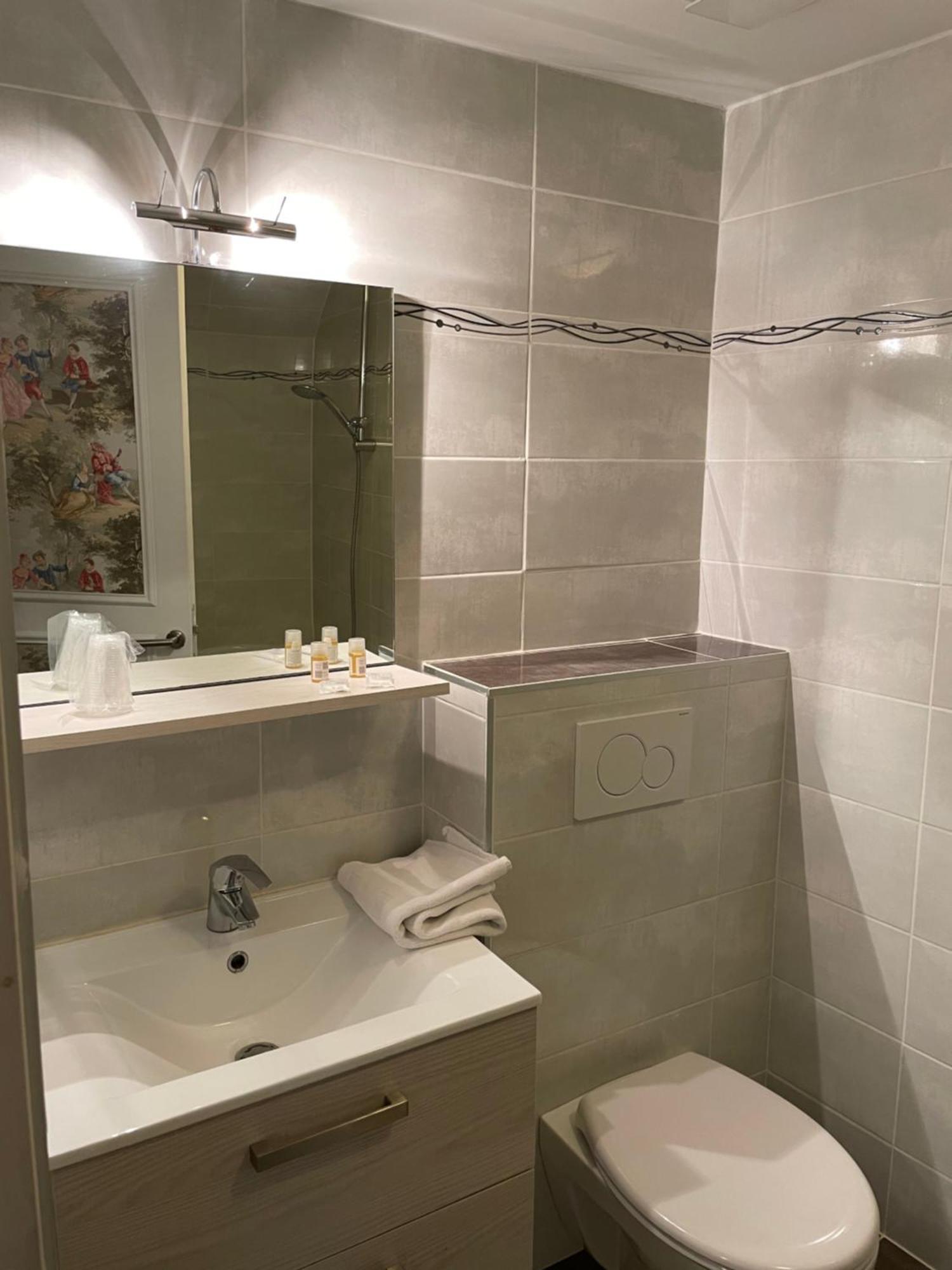 Hotel L'harmony Saint-Arnoult-en-Yvelines